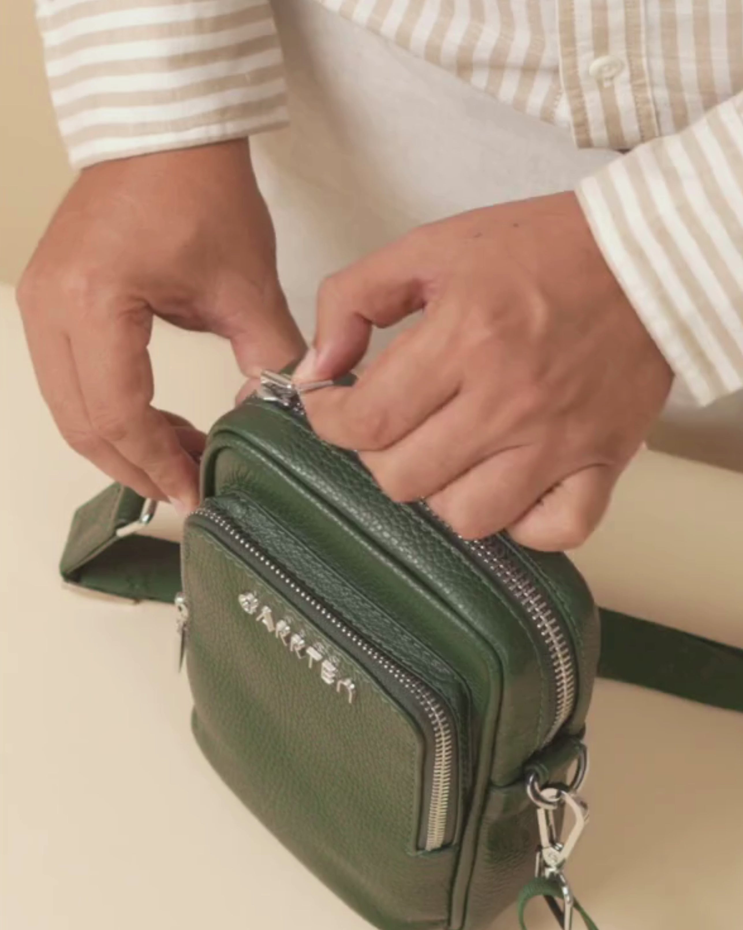 508 Leather Mini Crossbody Bag - Forest Green I GARRTEN